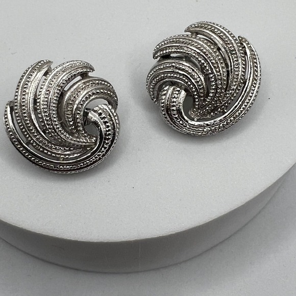 Vintage Crown Trifari Silver Tone Leaf Brooch & Earrings Set Signed Mid Century - Picture 6 of 9